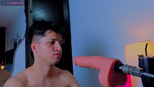 Issac james  online show from December 3, 5:41 am