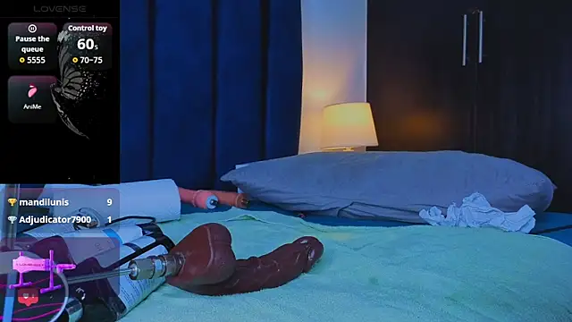 Issac james  online show from March 28, 3:35 pm