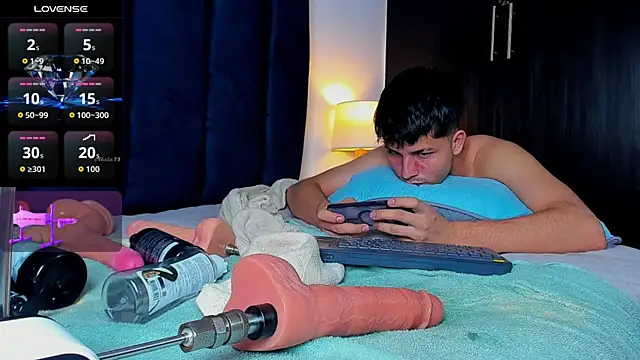 Snapshot of Issac_james_ chatting on October 12, 8:54 pm Issac james online show from October 12, 8:54 pm