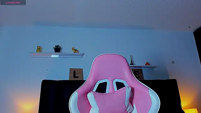Snapshot of Issac_james_ chatting on September 9, 2:43 am Issac james online show from September 9, 2:43 am