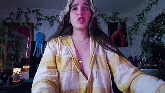 Snapshot of Elizabeth77_ chatting on October 13, 8:10 pm Elizabeth77 online show from October 13, 8:10 pm