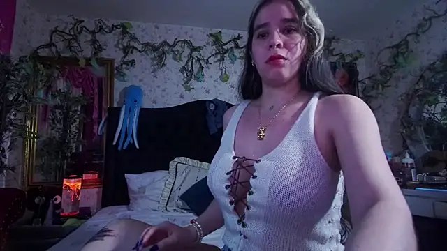 Snapshot of Elizabeth77_ chatting on October 2, 10:18 am Elizabeth77 online show from October 2, 10:18 am