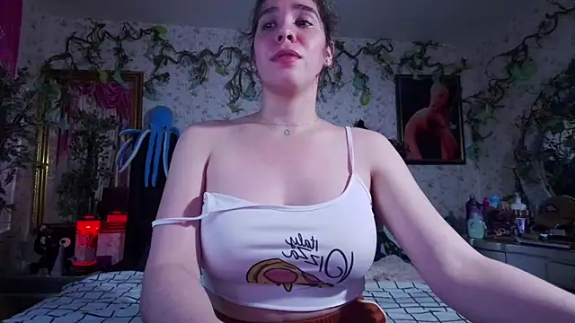 Snapshot of Elizabeth77_ chatting on September 16, 10:22 pm Elizabeth77 online show from September 16, 10:22 pm