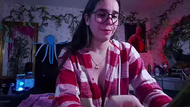 Snapshot of Elizabeth77_ chatting on March 10, 10:18 am Elizabeth77 online show from March 10, 10:18 am