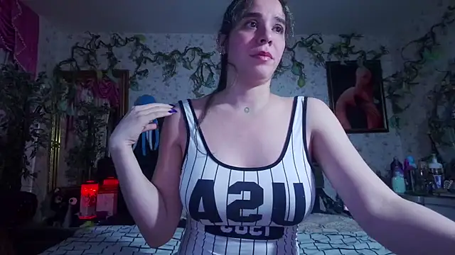 Snapshot of Elizabeth77_ chatting on September 23, 10:11 am Elizabeth77 online show from September 23, 10:11 am
