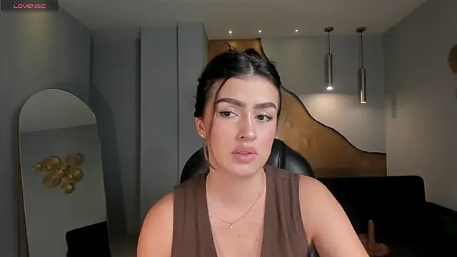 PaulinaSantos  online show from May 21, 6:27 pm
