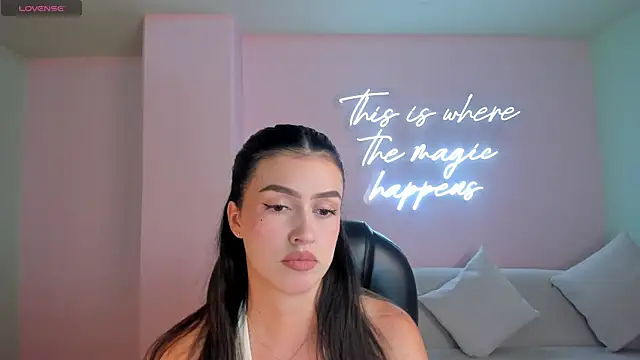 PaulinaSantos  online show from September 25, 7:31 pm