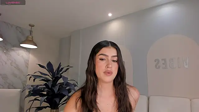 PaulinaSantos  online show from April 21, 7:09 pm