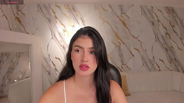 PaulinaSantos  online show from October 4, 7:37 pm