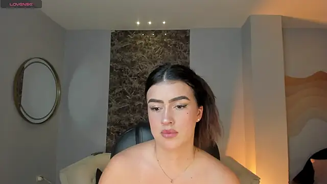 PaulinaSantos  online show from May 27, 7:54 pm