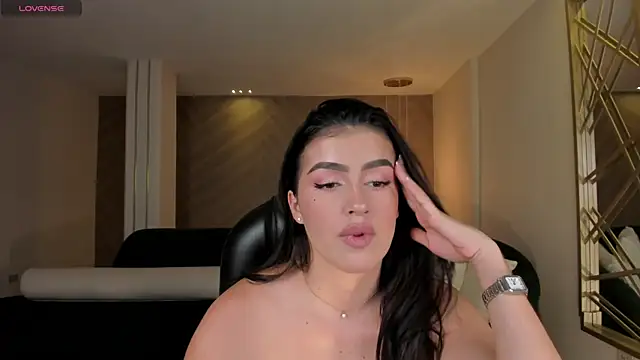 Snapshot of PaulinaSantos_ chatting on June 10, 8:21 pm PaulinaSantos online show from June 10, 8:21 pm