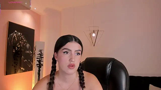 Snapshot of PaulinaSantos_ chatting on July 10, 7:47 pm PaulinaSantos online show from July 10, 7:47 pm