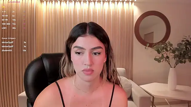 PaulinaSantos  online show from March 21, 1:34 am