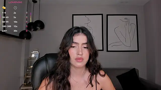Snapshot of PaulinaSantos_ chatting on June 4, 7:07 pm PaulinaSantos online show from June 4, 7:07 pm