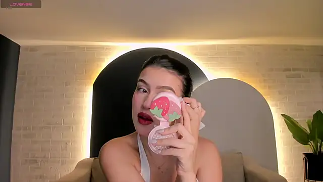 PaulinaSantos  online show from November 9, 5:28 pm