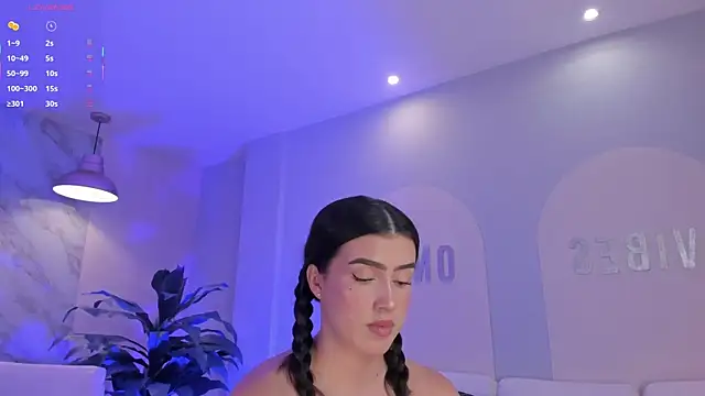 PaulinaSantos  online show from March 27, 7:59 pm