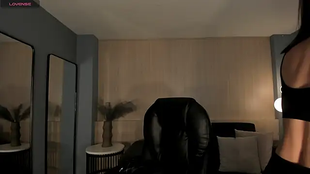 PaulinaSantos  online show from October 17, 7:59 pm