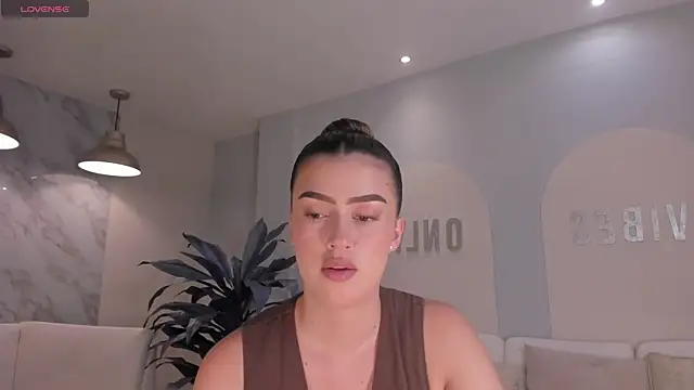 PaulinaSantos  online show from March 15, 4:58 pm