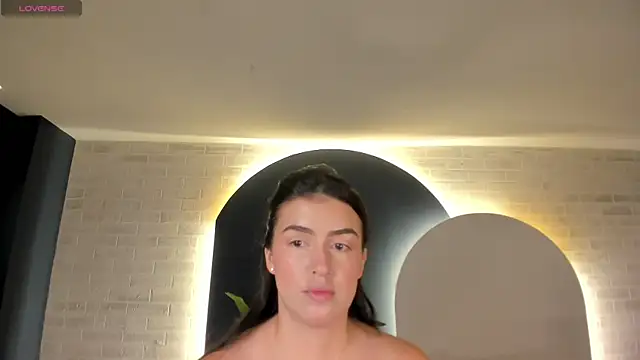 PaulinaSantos  online show from April 19, 5:14 pm