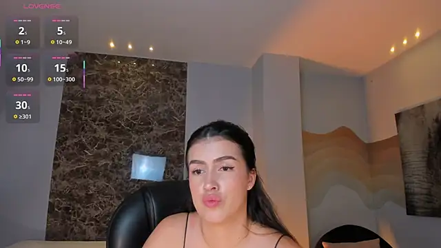 PaulinaSantos  online show from May 30, 8:03 pm