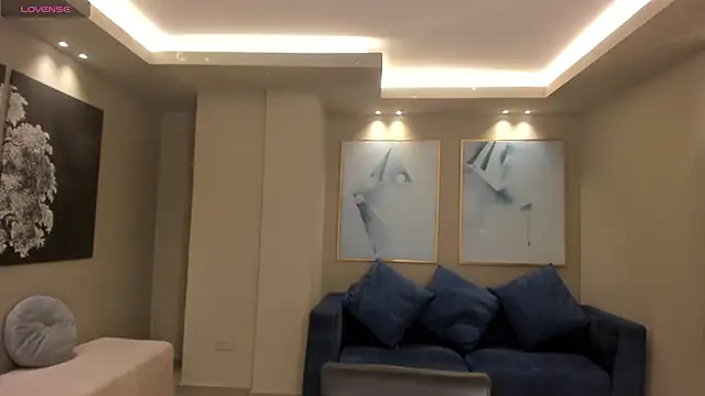 Snapshot of PaulinaSantos_ chatting on February 4, 7:42 pm PaulinaSantos online show from February 4, 7:42 pm