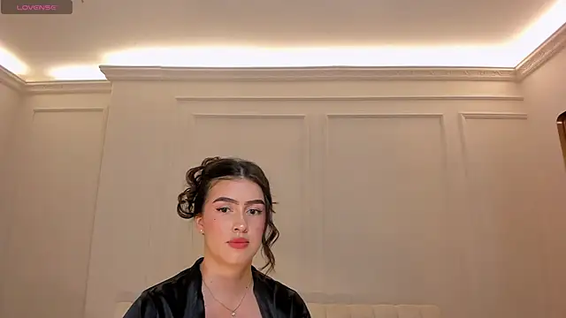 Snapshot of PaulinaSantos_ chatting on June 24, 7:22 pm PaulinaSantos online show from June 24, 7:22 pm
