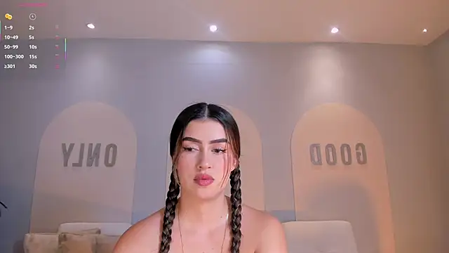 PaulinaSantos  online show from March 13, 8:36 pm