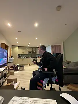 LondonTeffy online show from December 23, 10:47 am