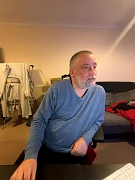 LondonTeffy online show from November 3, 9:40 pm