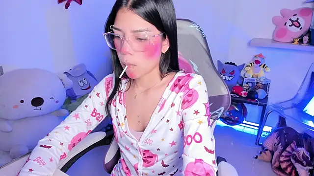 Snapshot of cutestephuwu chatting on October 10, 11:38 pm cutestephuwu online show from October 10, 11:38 pm