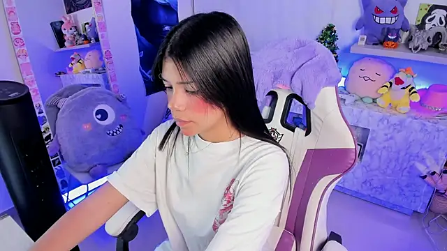 Snapshot of cutestephuwu chatting on December 11, 3:02 am cutestephuwu online show from December 11, 3:02 am