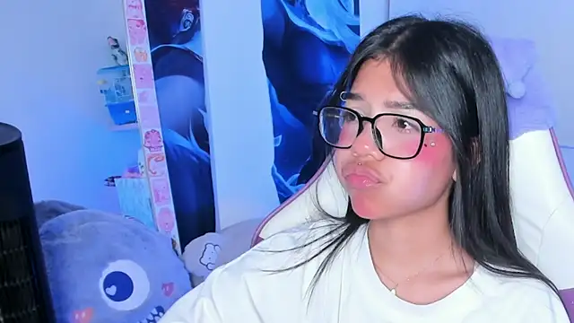 Snapshot of cutestephuwu chatting on March 18, 2:29 am cutestephuwu online show from March 18, 2:29 am