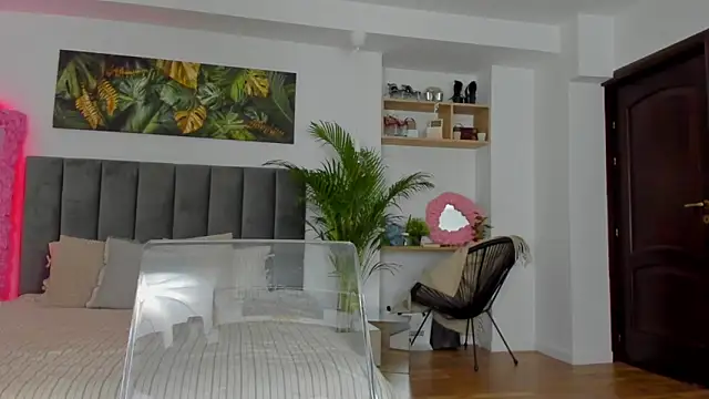 Snapshot of Fancy_Jenn chatting on February 25, 11:04 pm Fancy Jenn online show from February 25, 11:04 pm