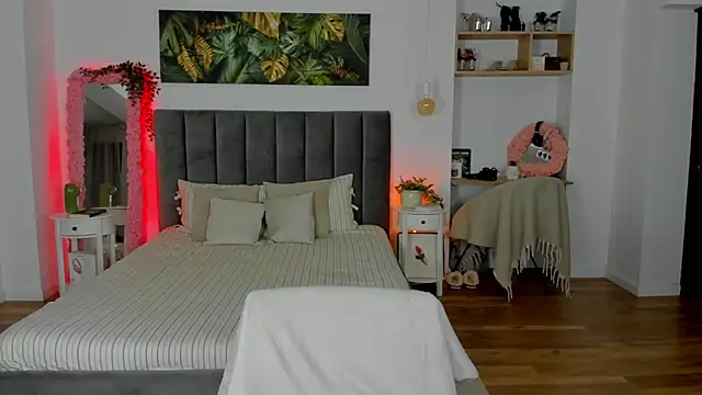 Snapshot of Fancy_Jenn chatting on November 21, 8:19 pm Fancy Jenn online show from November 21, 8:19 pm