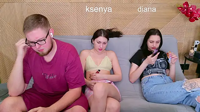 Ksenny online show from April 4, 5:25 am