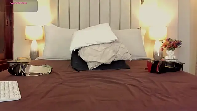 romina-brunette online show from March 10, 1:26 pm