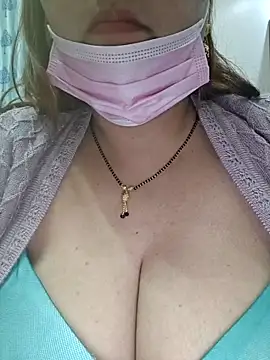 Dianaa9 online show from December 3, 8:30 pm