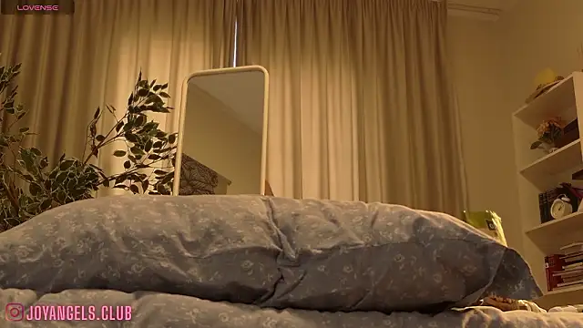 SophieCharm online show from March 28, 8:59 am