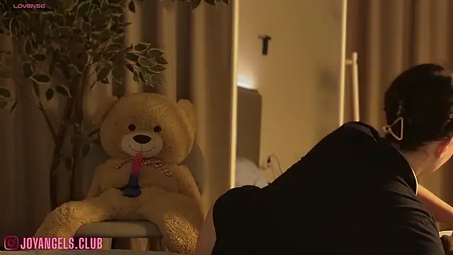 SophieCharm online show from March 29, 4:25 am