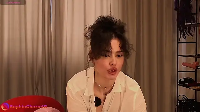 SophieCharm online show from January 11, 9:05 am