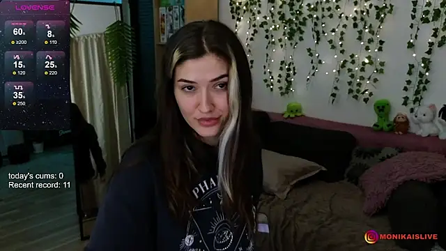 monikavenom online show from October 11, 2:12 am