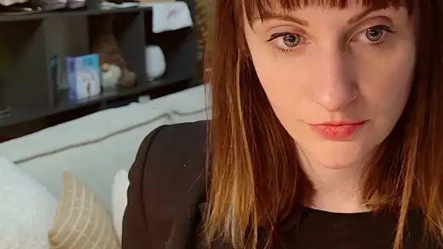 victoirenextdoor online show from February 16, 3:43 pm