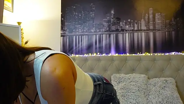 Snapshot of Lora_Chanel chatting on May 8, 5:50 pm Lora Chanel online show from May 8, 5:50 pm