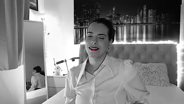 Lora Chanel online show from July 19, 7:21 pm