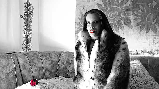 Lora Chanel online show from December 18, 8:12 pm