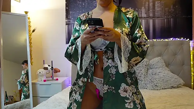 Snapshot of Lora_Chanel chatting on May 15, 5:44 pm Lora Chanel online show from May 15, 5:44 pm