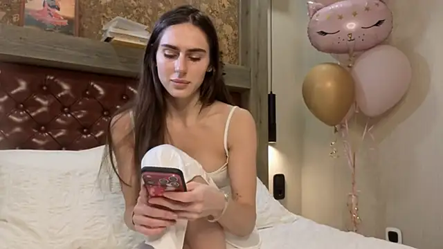 CuteRebelious online show from February 13, 1:55 pm