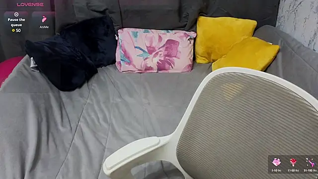 Nicole Vvinson online show from March 5, 8:21 am