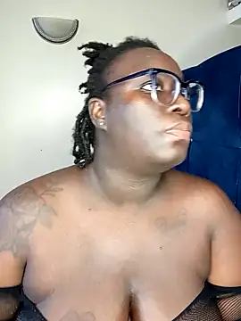 Snapshot of Toomuch_Squirt chatting on February 12, 11:18 am Toomuch Squirt online show from February 12, 11:18 am