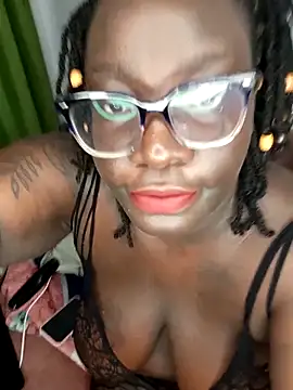 Snapshot of Toomuch_Squirt chatting on March 21, 5:00 am Toomuch Squirt online show from March 21, 5:00 am